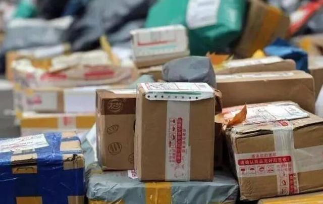 从“月入几万，加盟就赚”到仓皇逃离，为何快递驿站没人接盘了？