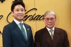 看到霍启山和父亲站一起，才知道朱玲玲的基因有多重要：又高又帅图片