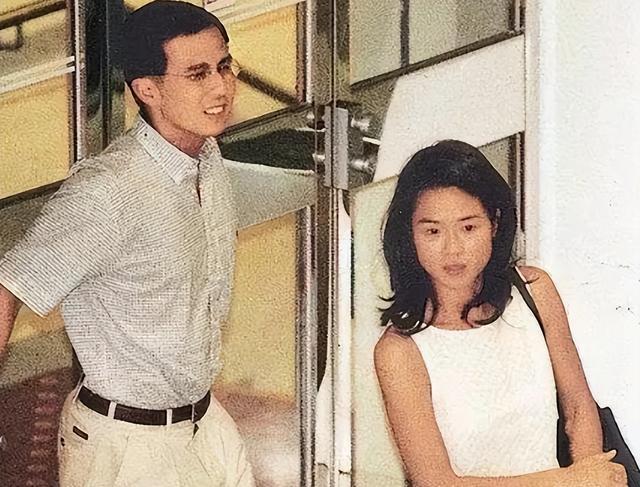 2909亿身家有何用？97岁的李嘉诚无力回天	，两个60岁儿子已成心病