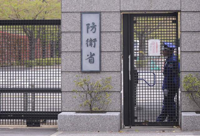 钓鱼岛爆发对峙，中日舰船交手，投降80周年，石破茂罕见打破惯例