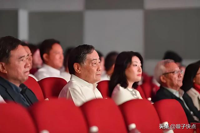 41天反转！宗馥莉重启娃哈哈，60亿现金换品牌寿命！真正的狠人！