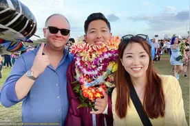 2013年，江苏发廊妹花10万到美国打工，二婚嫁小2岁美国头婚男图片