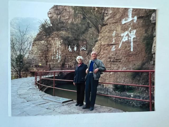 九旬夫妇自驾21年游中国，网友：超飒