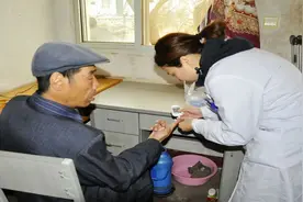 “糖化血红蛋白”超过这个值，血糖就太高了，糖尿病人要重视了！图片
