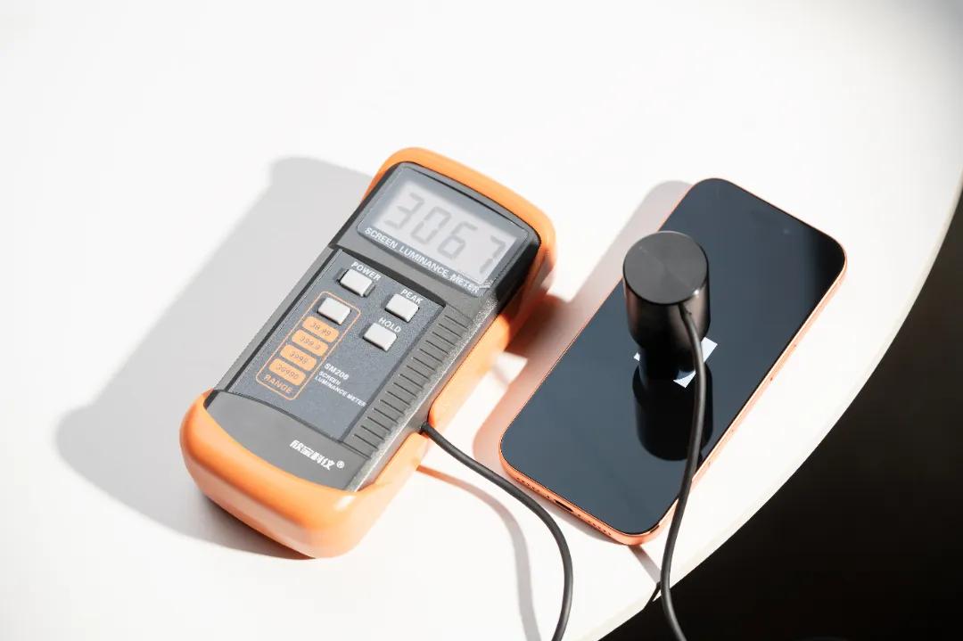 苹果17_iPhone 17 ProMotion自适应刷新率阳光屏抗反射涂层PWM调光VC均热板A19 Pro芯片长焦镜头Center Stage前摄