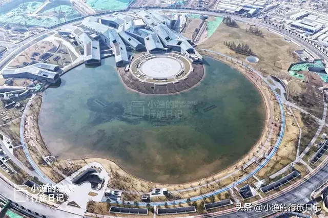 西安惊现“大地之眼”，建筑美学震撼人心！拍照巨巨巨出片