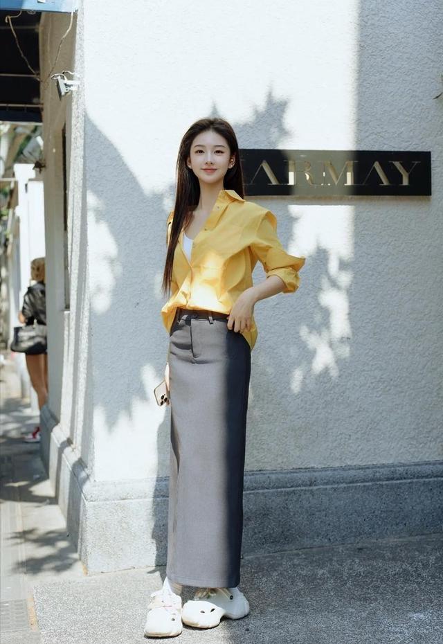 安徽大学校花 黄玉瑶 鹅蛋脸 美得犯规，太美了美的让人移不开眼