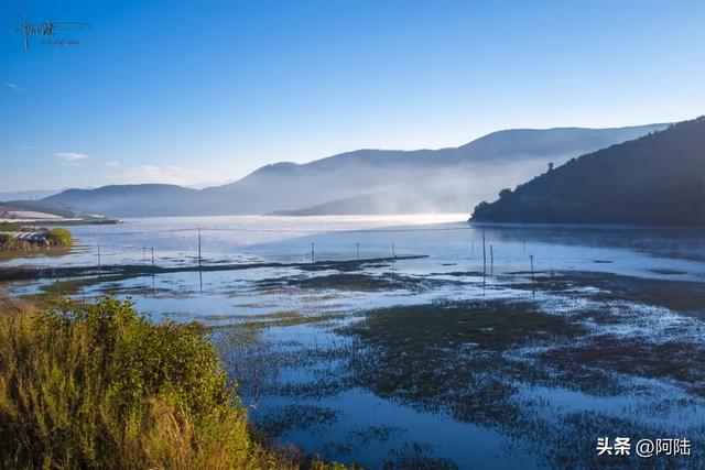 大理有个水库跟金沙江相通，风光潋滟，是本地人露营的宝藏去处