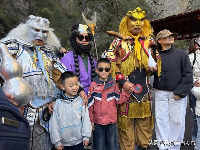 这么近 那么美 漫游官鹅赏山水 | “五一”畅游宕昌，揽尽山水诗意风华