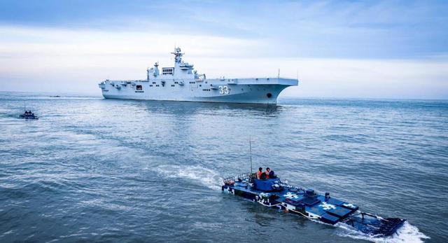 东部战区兵围台湾岛	，突破12海里“领海	”，台当局敢开火吗？