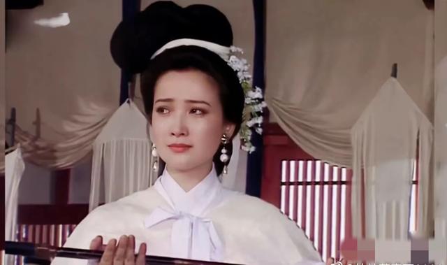 痛心！61岁演员何晴去世，家属透露病情，最后一次露面身材发福