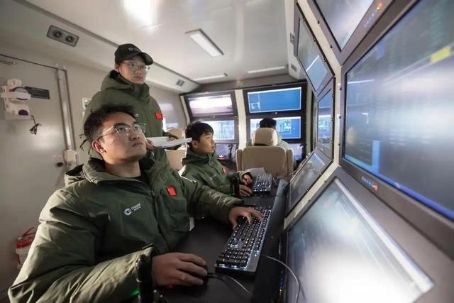 又添猛将！中国新型高速隐身无人机首飞成功，航程能绕台湾3圈