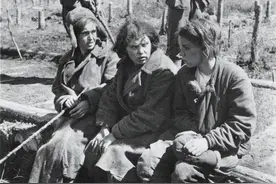 苏军怀着复仇心进入柏林，苏联女兵上厕所，因何引得德国妇女尖叫图片