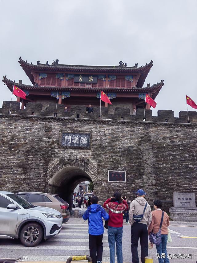 襄阳古城汉江风景很美
