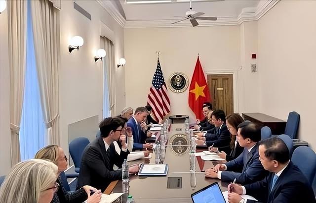 日本援兵来了？9国共谋对抗中国，俄罗斯准备下场，我外交部发话