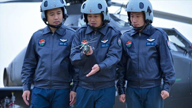 受不了了，解放军时刻准备登岛，美专家献计特朗普：先收拾赖清德