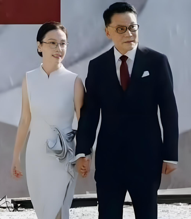 世上渣男千千万，最怕李国庆这一种，离婚两年俞渝彻底成了输家！