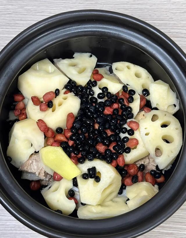 吃一斤它等于吃10只鸡，一降血脂、二降血糖	、三降胆固醇，别不懂