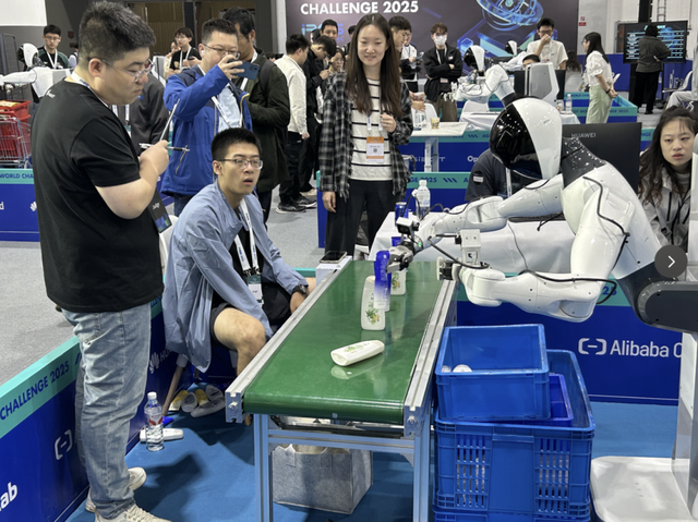 智元机器人挑战赛：清华&上海AILab夺冠，华南理工亚军