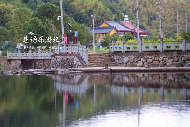 宁波宁海的10公里长溪，不仅是绝美玩水胜地，秋季的风景也很秀丽