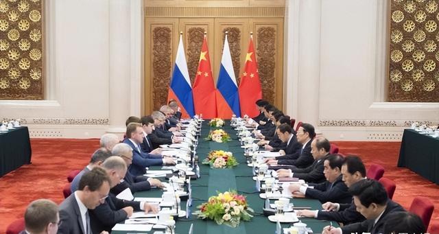 美国摊牌了，俄乌战争只是对华战略跳板，绝不允许中国人站着挣钱
