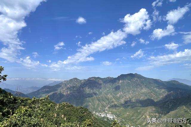 河北百草畔（上）：风动孤石悬险韵，蚁巡深岭蕴生机
