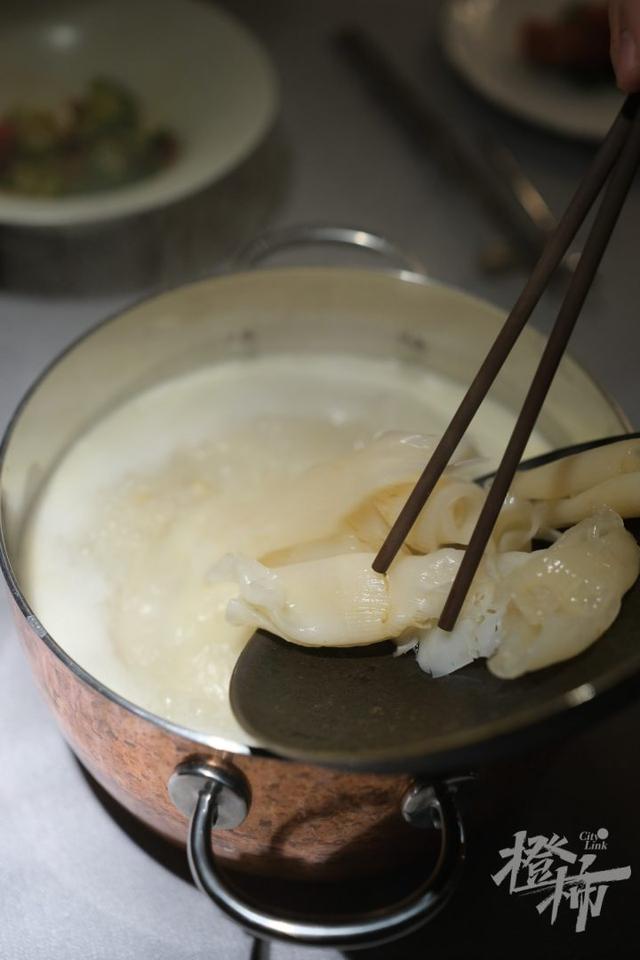 花胶煲干菜 2026年花胶菜干汤功效与禁忌