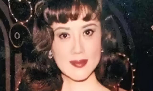 她是中国第一美妇，坐牢离婚拍三级片，还因太美被克林顿接见