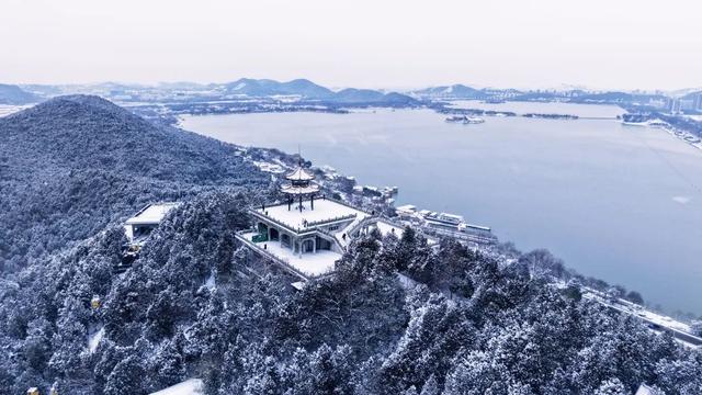 →点开即享，今天云龙湖的雪中仙景，在家就能看！