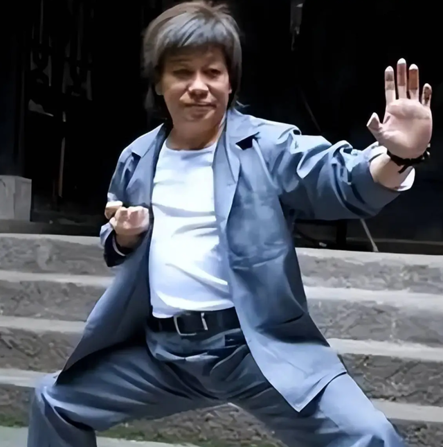 怒撕遮羞布！梁小龙死因被推翻,陈光标公布去世真相,并非因病去世