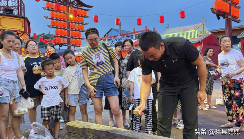 南丝绸之路不夜城火把节周末来袭，火把节+水枪战，冰火两重天！