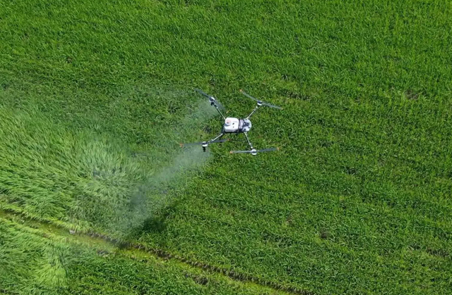 从太空射弹到田间施肥！中国无人机，不止是战场利器