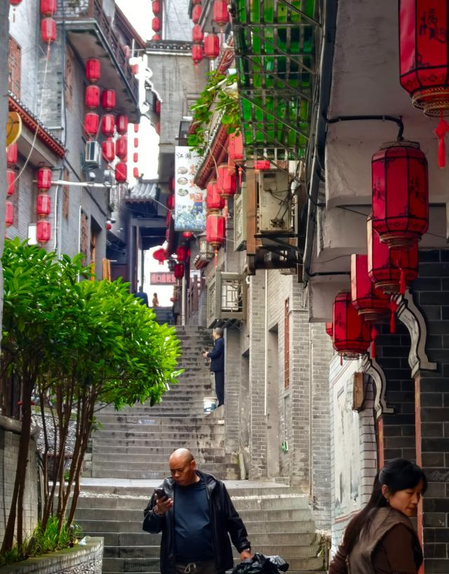 这是陕西最奇特的山城，上下456个台阶，比重庆还“重庆”