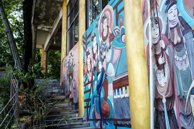 这个“名牌加身”的西南山城，正适合淡季来玩！