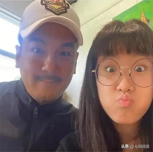 “赔钱货”秒变50亿继承人，贾静雯2600万花在刀刃上，小丑竟是她