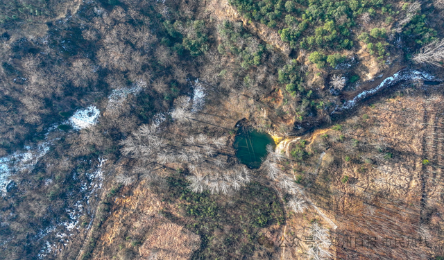 奇观！郑州南部多处历史泉眼集体复涌，形成温泉小河引围观