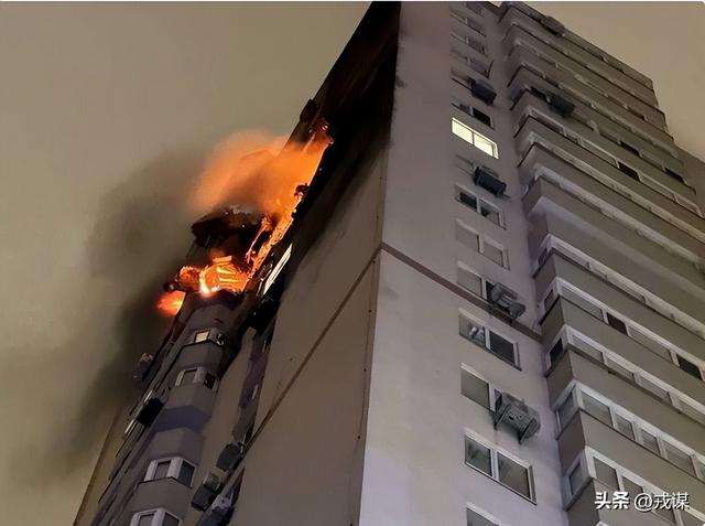 俄导弹夜袭乌克兰，乌能源系统瘫痪！42万家庭停电，死者中有孩子