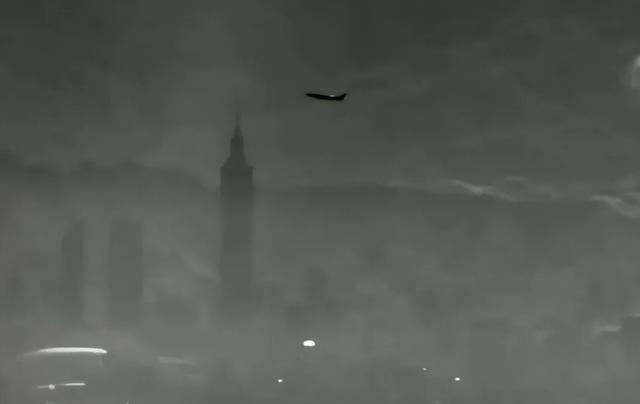 海空接连失守，解放军直接穿岛，特朗普一句话，民进党心都死了