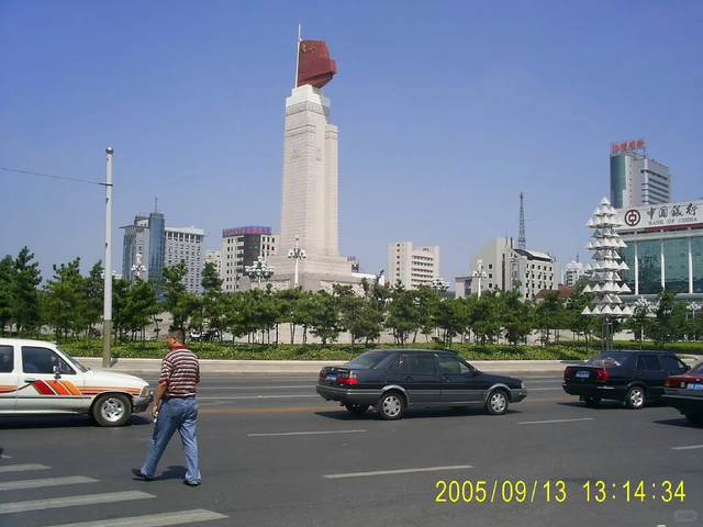 2005年的南昌，八一广场最动容的时代