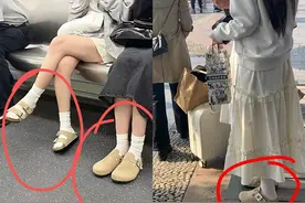 坐了地铁才发现：今年小白鞋过时了，女生都在穿“勃肯鞋”，时髦图片