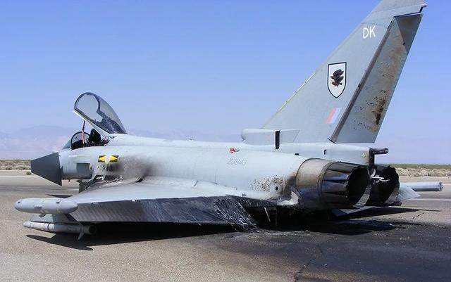 三哥又赢了！印度“光辉”只坠毁2架	，“中国歼-15坠毁300架”？