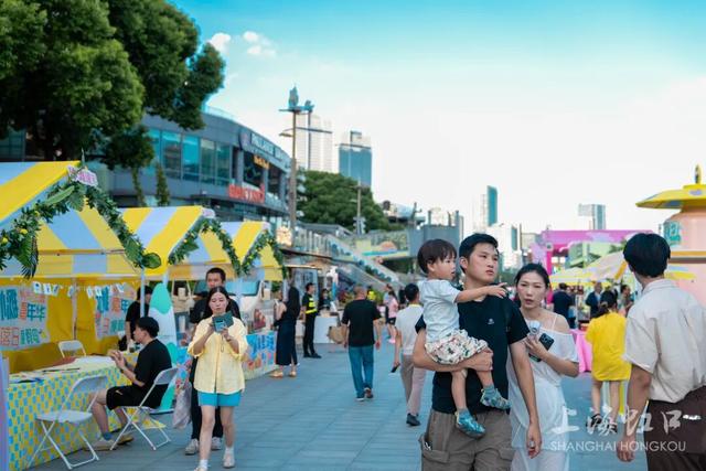 北外滩“落日度假岛”正式开放！市中心的沙滩你玩过吗？