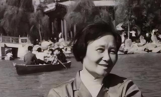 她曾任刘少奇的秘书，嫁给了刘少奇，离婚后终身未婚	，活到101岁