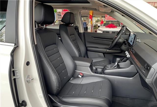 全球销冠VS空间魔术师：2025年RAV4荣放与CR-V终极选购指南