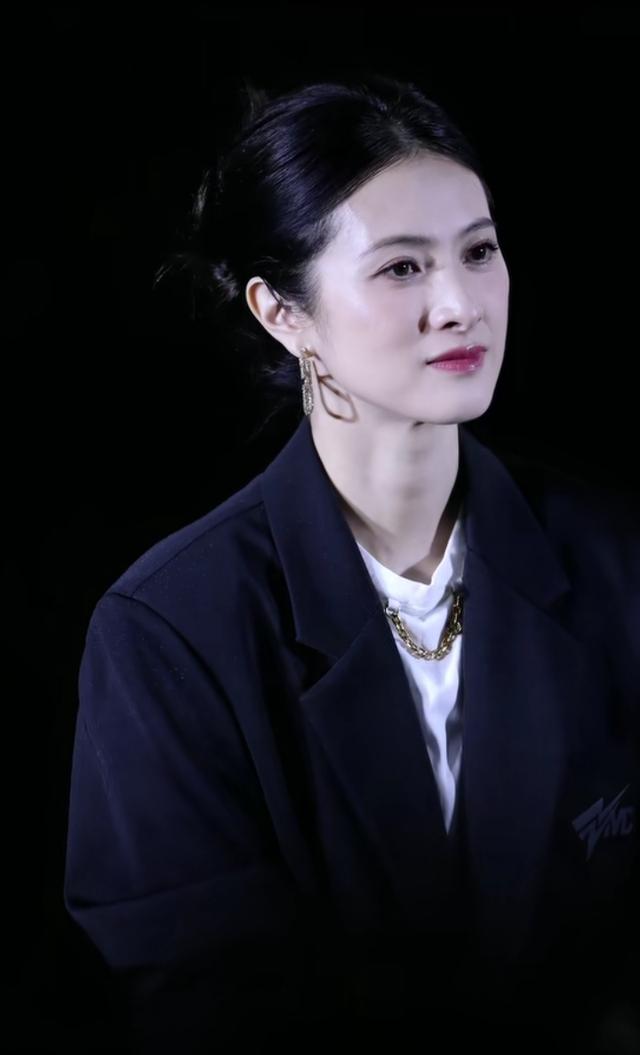 隋俊波确实美人胚子，她这脸很适合电影，颜值天花板是给我一支烟