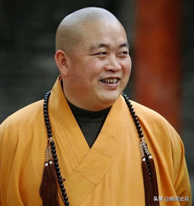 新住持上任不到一天，印乐与美女照片被曝光！与释永信区别太明显