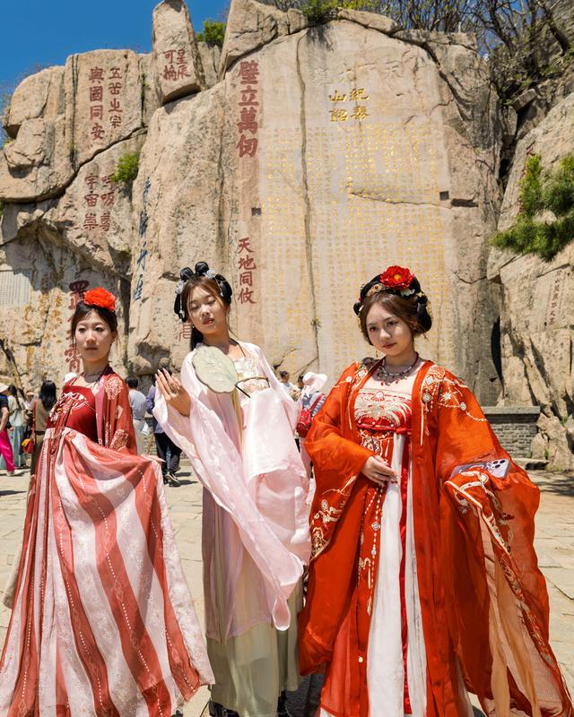 海棠花与汉服佳人的泰山之约
