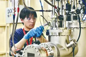 从“光杆司令”到“百人团”，他们造出神奇“透视眼”图片