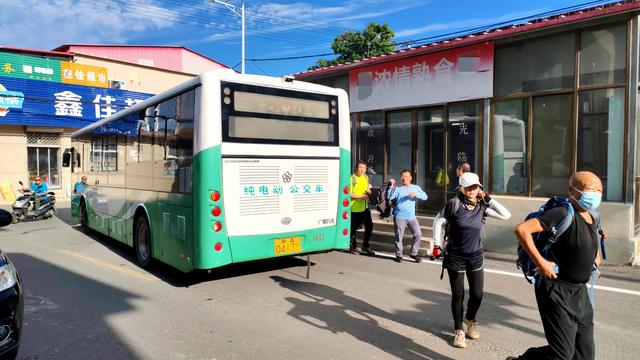 石家庄鹿泉区铜冶镇南寨村冷泉-风动石环穿