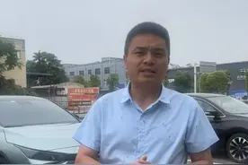 荣昌市民组建40多辆车的爱心车队，五一假期免费接送游客图片